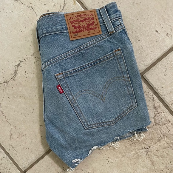 Levi’s 501 shorts - Picture 3 of 3